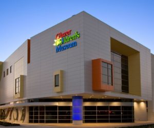 glazer-childrens-museum-exterior-illuminated